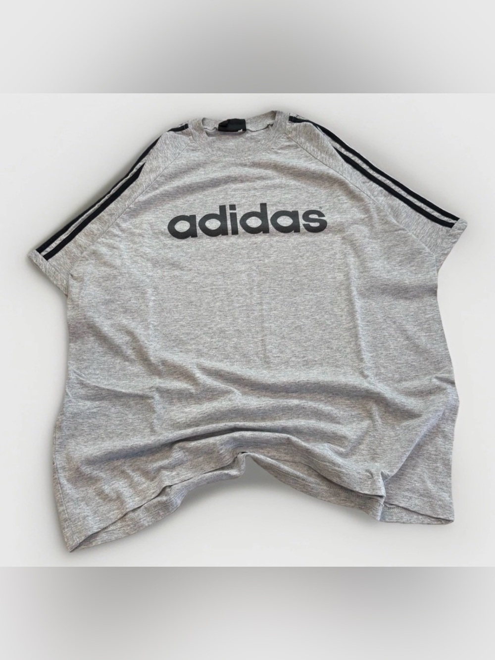 Vintage Adidas T-Shirt Size XL Gray Three Stripes Relaxed 90s Y2K Fit